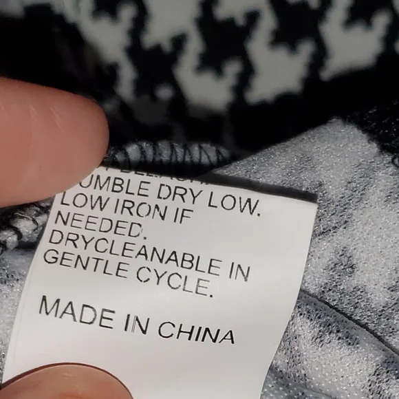 💥SALE💥Luna Tuccini Houndstooth Blouse - Picture 5 of 8